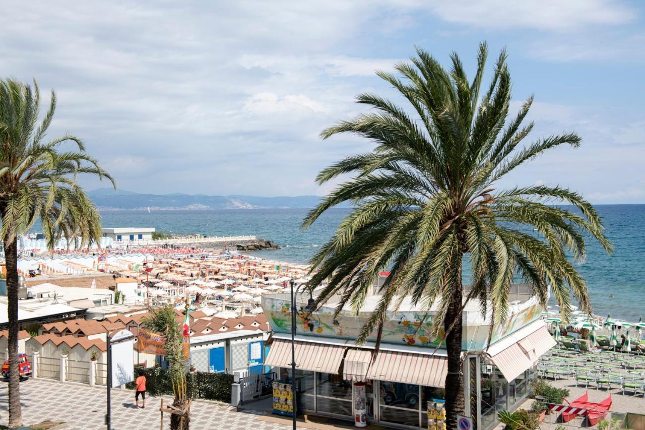 Albium Hotel Albenga Eksteriør billede