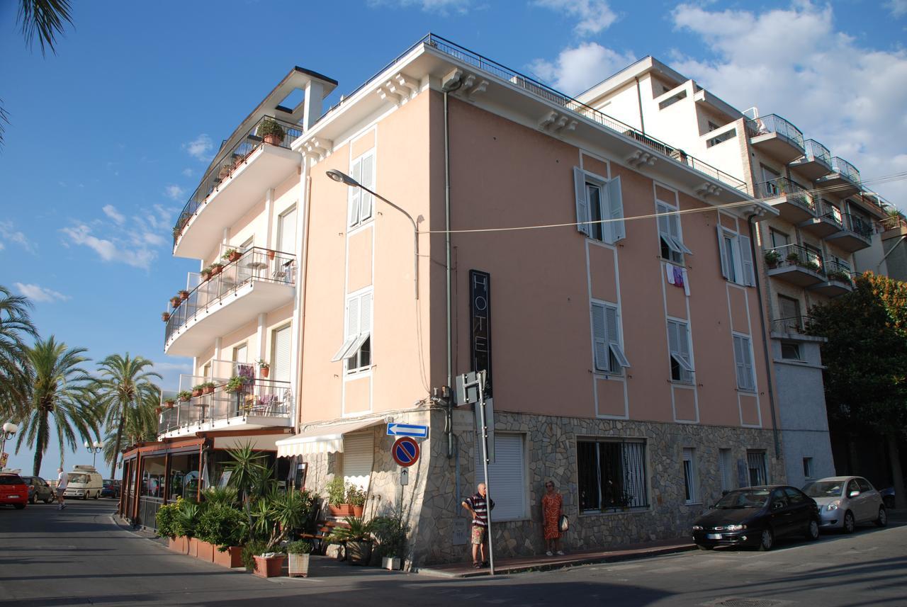 Albium Hotel Albenga Eksteriør billede